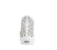 Laden Sie das Bild in den Galerie-Viewer, VANS | SK8-HI DECON (CUTOUT) | BLÄTTER / WEISS