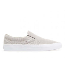 Charger l&#39;image dans la galerie, VANS | CLASSIC SLIP-ON (PERFORATED SUEDE)
